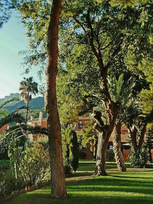 Sea Views Penthouse In Placid Natural Setting Marbella Espanha