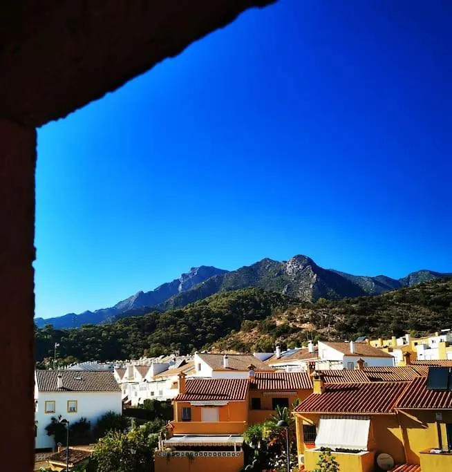 Sea Views Penthouse In Placid Natural Setting Marbella 0*,